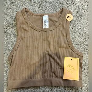 SUPER CUTE BROWN TOP!